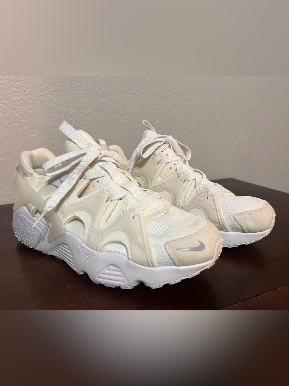 Nike Air Huarache Craft Women’s Sneakers Size 10.5 Sail Cream Beige Casual Shoes